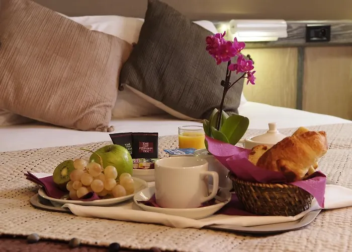 Gratte-ciel Ariana Szálloda 3*